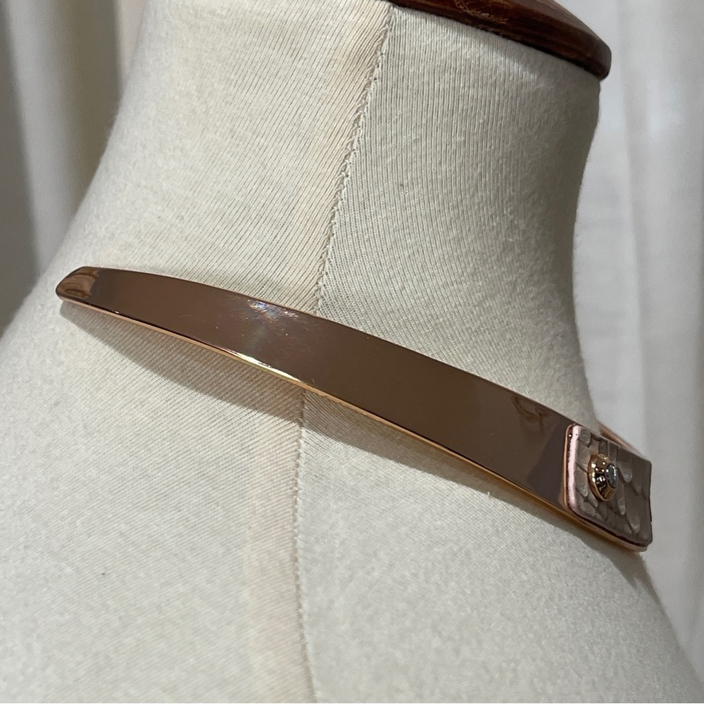 HENRI BENDEL TAN BROWN SNAKE LEATHER & ROSE GOLD CHOCKER NECKLACE NWT - Picture 3 of 5